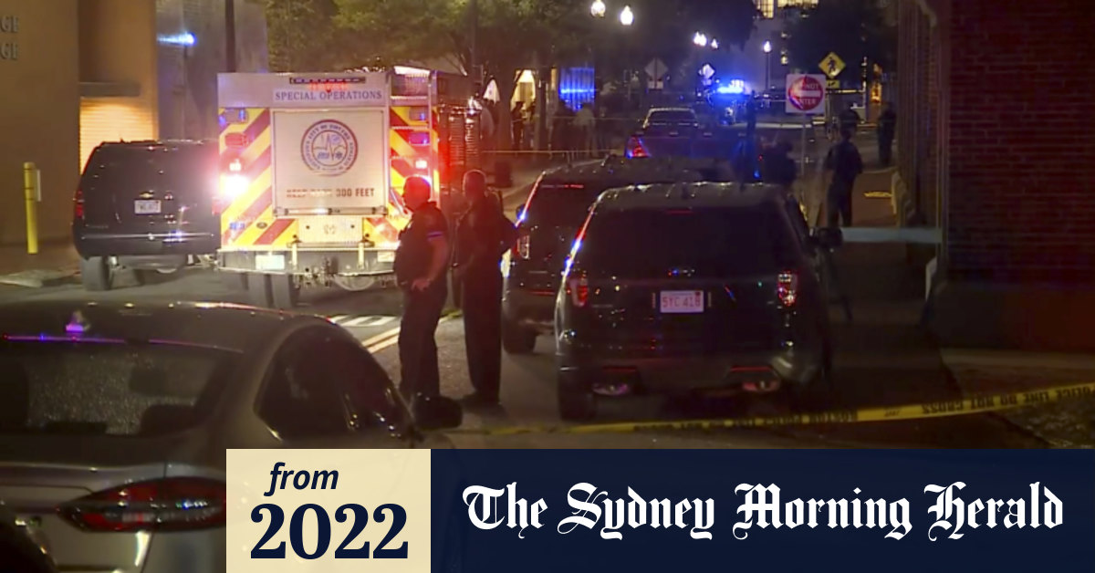 Boston explosion Antivirtual reality note included with package